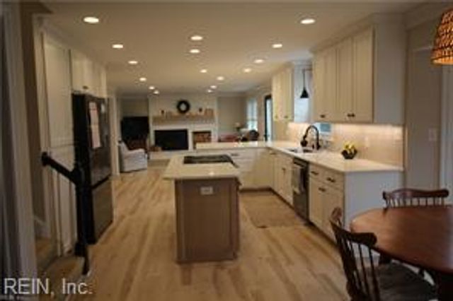 702 Wickwood DR, Chesapeake, VA 23320