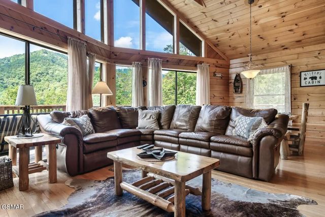 3152 Hatcher Top Road, Sevierville, TN 37862