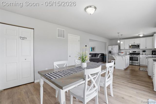 3017 Ivy Wood Circle, Howell, MI 48855