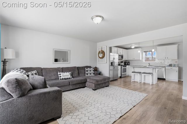 3017 Ivy Wood Circle, Howell, MI 48855