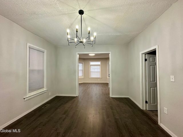 421 Summit Avenue, Schenectady, NY 12307