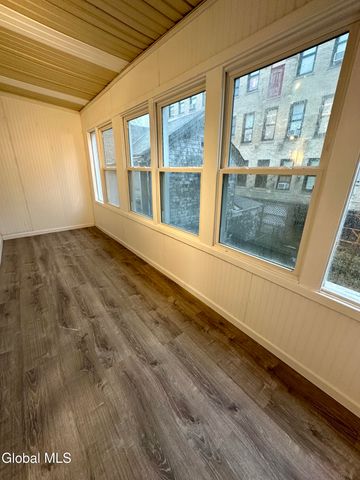 421 Summit Avenue, Schenectady, NY 12307