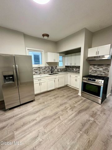 421 Summit Avenue, Schenectady, NY 12307