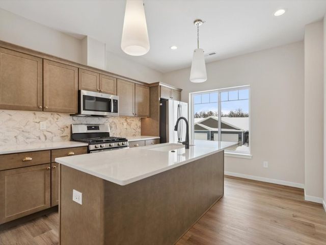 942 Dubs Drive, Iowa City, IA 52246