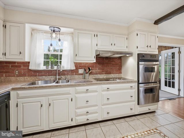 364 BRIAR LN, Chambersburg, PA 17202