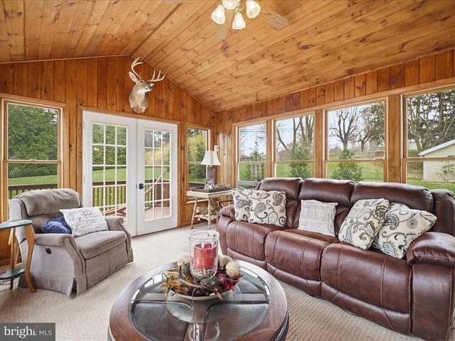 364 BRIAR LN, Chambersburg, PA 17202