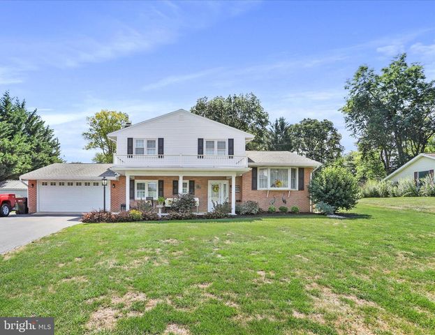 364 BRIAR LN, Chambersburg, PA 17202