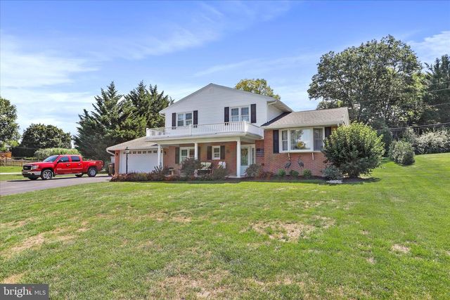 364 BRIAR LN, Chambersburg, PA 17202
