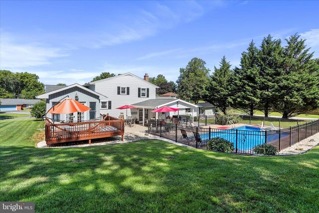 364 BRIAR LN, Chambersburg, PA 17202
