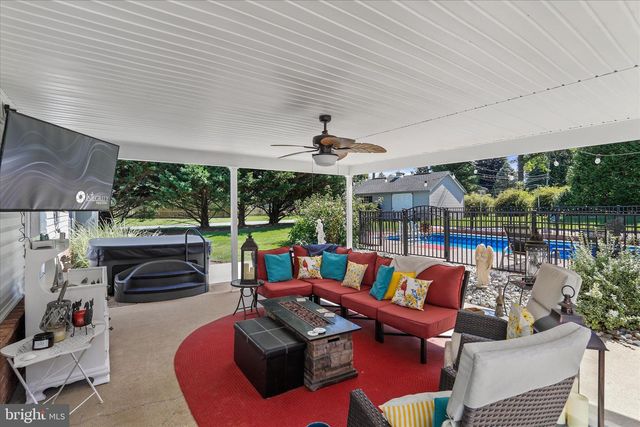 364 BRIAR LN, Chambersburg, PA 17202