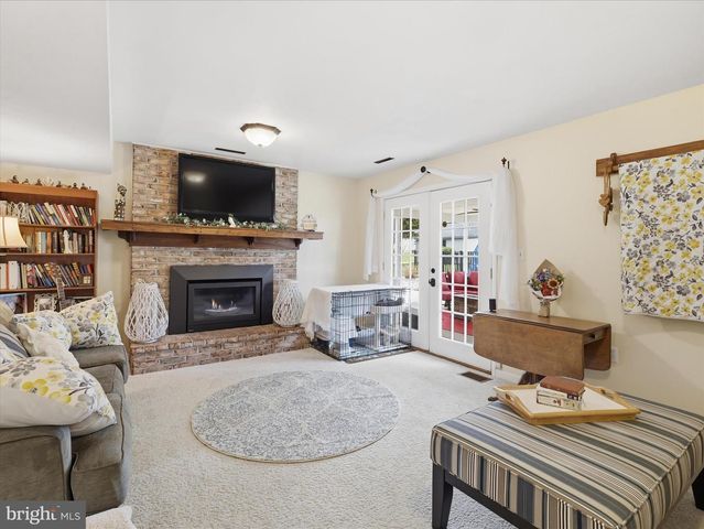 364 BRIAR LN, Chambersburg, PA 17202