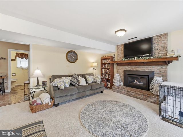 364 BRIAR LN, Chambersburg, PA 17202