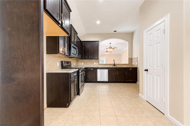 228 Country Crossing Circle, Magnolia, TX 77354