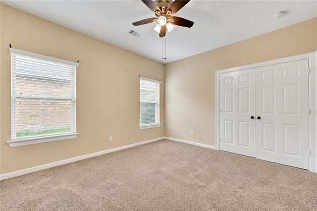 228 Country Crossing Circle, Magnolia, TX 77354