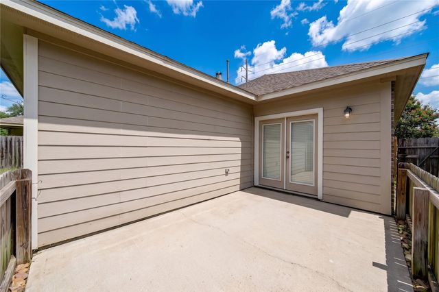 228 Country Crossing Circle, Magnolia, TX 77354