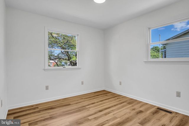 15 CIRCLE DR, Mechanicsburg, PA 17055