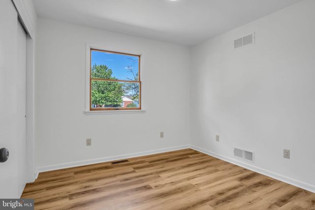 15 CIRCLE DR, Mechanicsburg, PA 17055