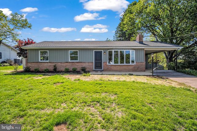 15 CIRCLE DR, Mechanicsburg, PA 17055