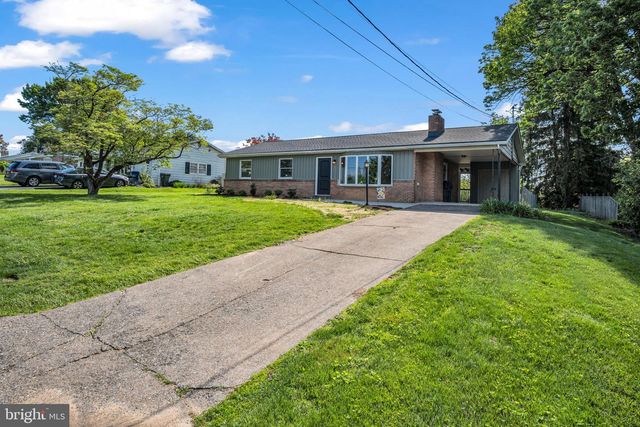 15 CIRCLE DR, Mechanicsburg, PA 17055