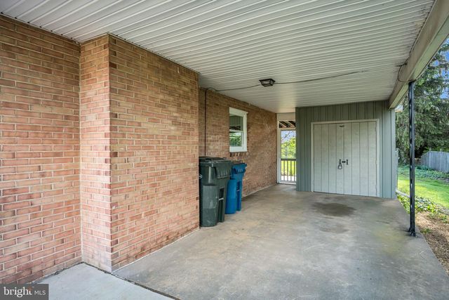 15 CIRCLE DR, Mechanicsburg, PA 17055