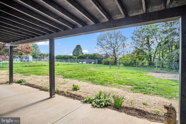 15 CIRCLE DR, Mechanicsburg, PA 17055