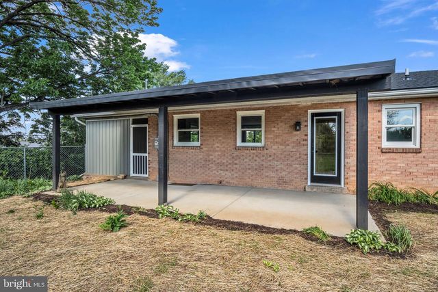 15 CIRCLE DR, Mechanicsburg, PA 17055