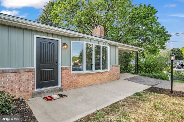 15 CIRCLE DR, Mechanicsburg, PA 17055