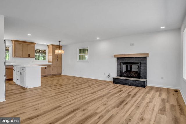 15 CIRCLE DR, Mechanicsburg, PA 17055