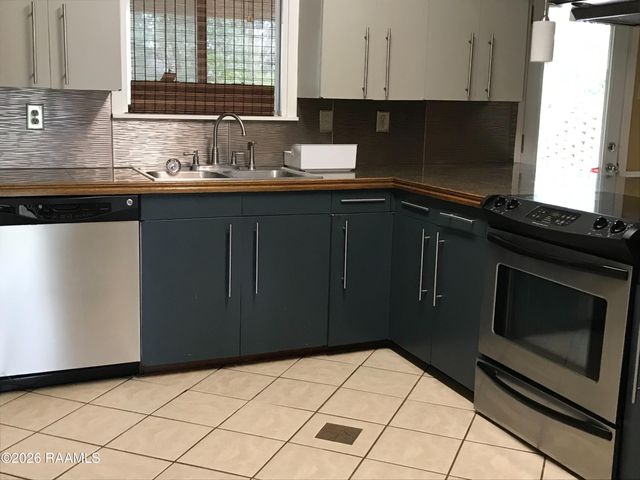 108 Billeaud Lane, Lafayette, LA 70506