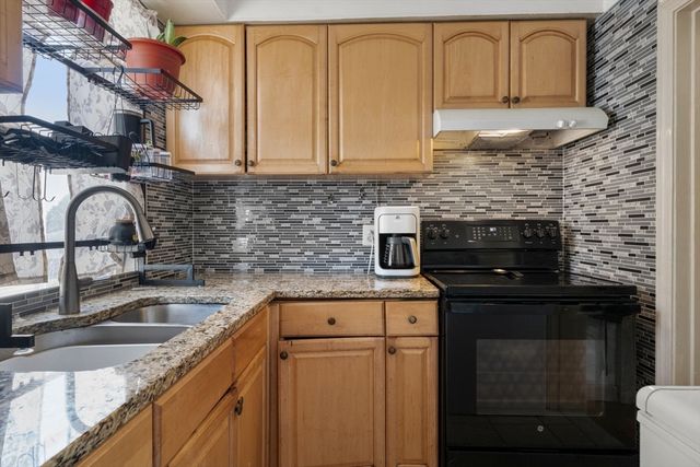 248-250 Jefferson St, Fall River, MA 02721