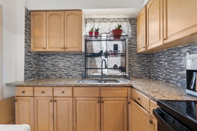248-250 Jefferson St, Fall River, MA 02721
