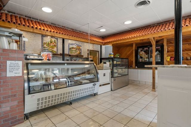 248-250 Jefferson St, Fall River, MA 02721