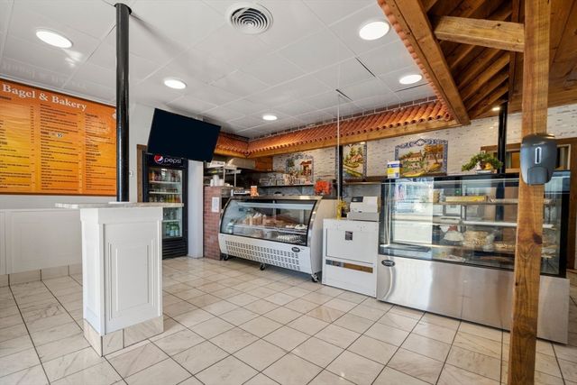 248-250 Jefferson St, Fall River, MA 02721