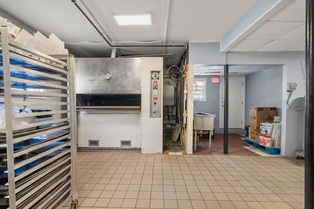 248-250 Jefferson St, Fall River, MA 02721