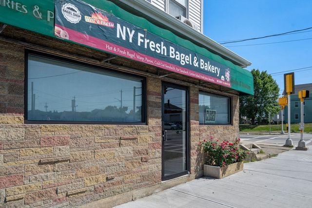 248-250 Jefferson St, Fall River, MA 02721