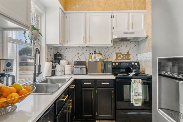 248-250 Jefferson St, Fall River, MA 02721