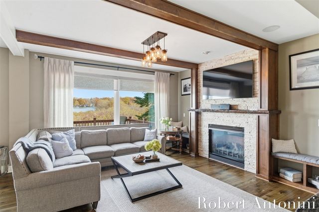 250 Shore Drive, Wayland, MI 49348