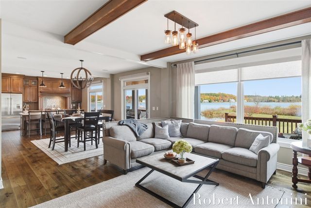 250 Shore Drive, Wayland, MI 49348