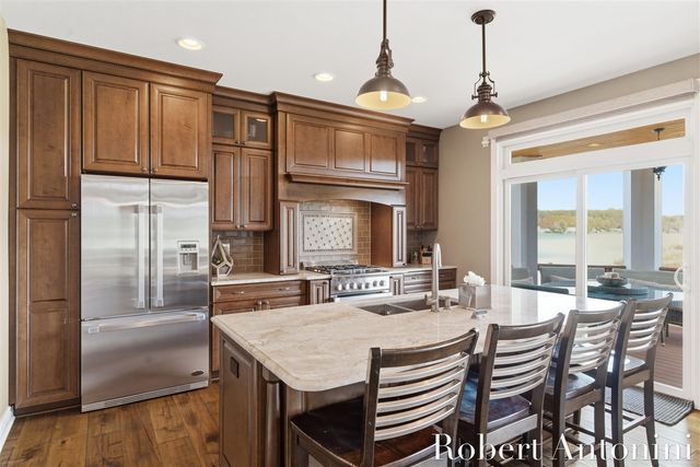 250 Shore Drive, Wayland, MI 49348