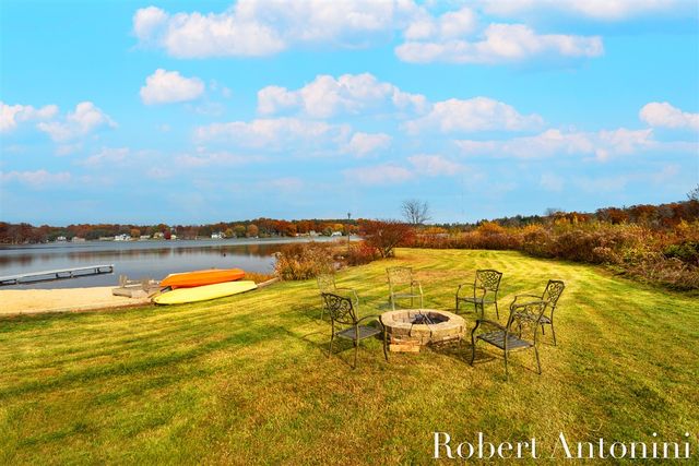 250 Shore Drive, Wayland, MI 49348