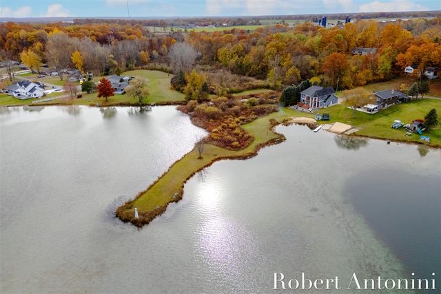 250 Shore Drive, Wayland, MI 49348