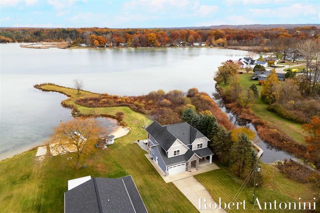 250 Shore Drive, Wayland, MI 49348