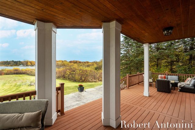 250 Shore Drive, Wayland, MI 49348