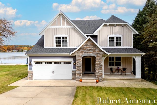 250 Shore Drive, Wayland, MI 49348