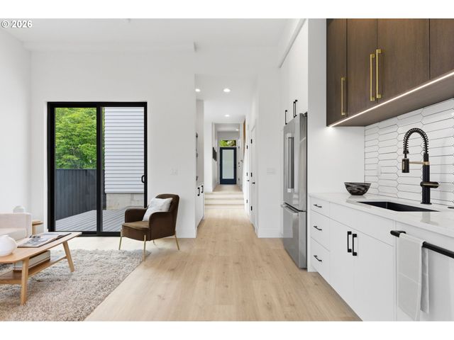 9261 Sw 1ST Ave, Portland, OR 97219