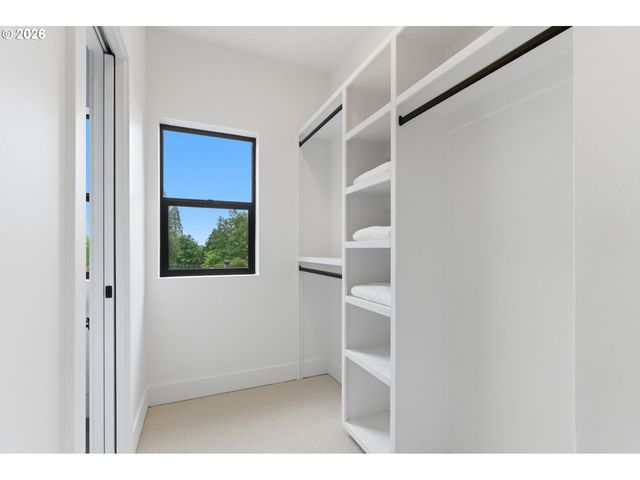 9261 Sw 1ST Ave, Portland, OR 97219