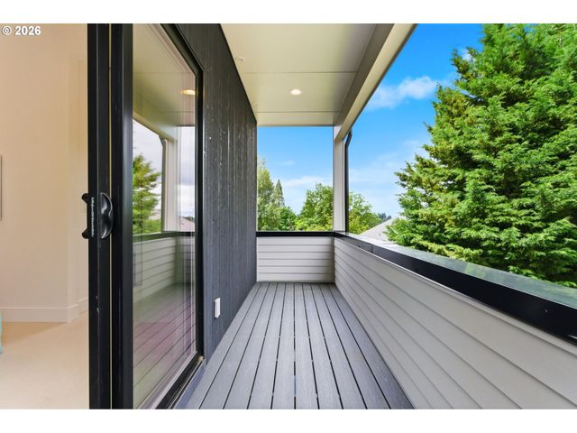 9261 Sw 1ST Ave, Portland, OR 97219