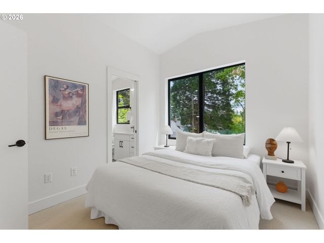 9261 Sw 1ST Ave, Portland, OR 97219
