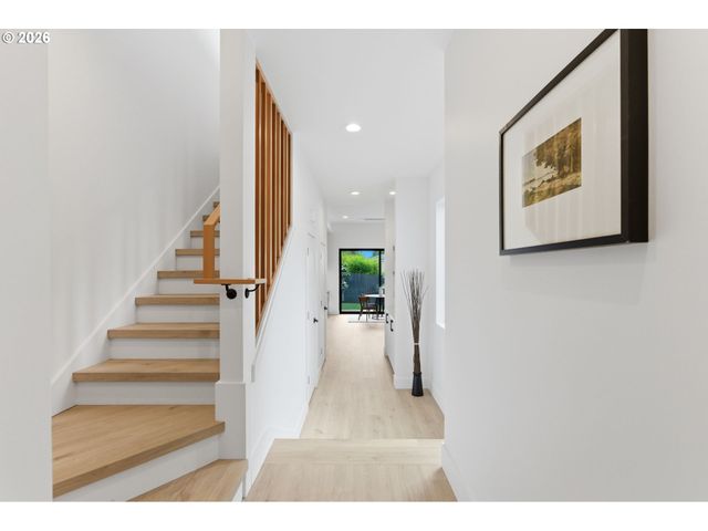 9261 Sw 1ST Ave, Portland, OR 97219