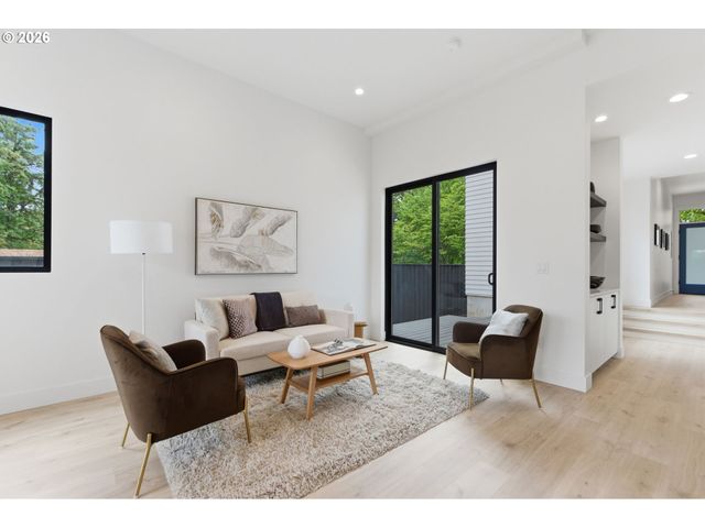 9261 Sw 1ST Ave, Portland, OR 97219